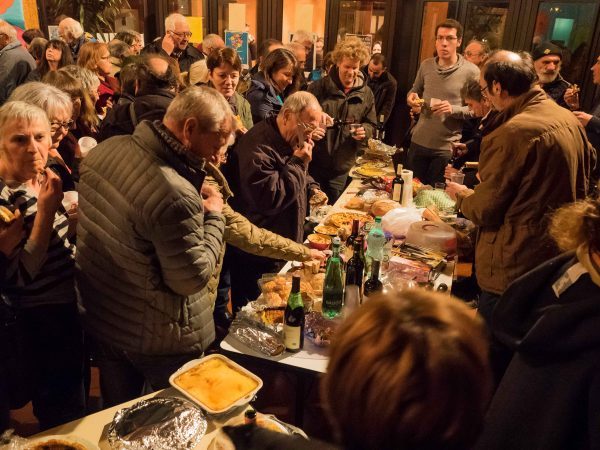 Certains appellent cela des agapes, d'autres une auberge espagnole. L'essentiel est de partager