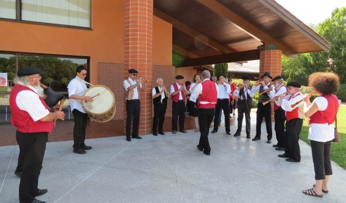 Toujours de musique pour faire la fête!