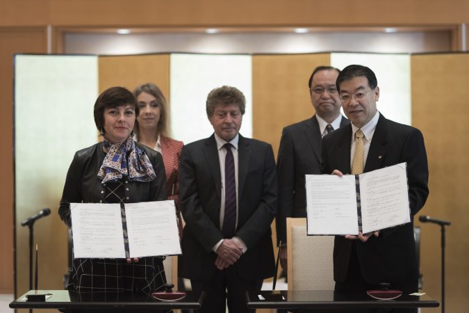 a signature d'un accord de coopération à l'échelle de nouvelle la grande région.