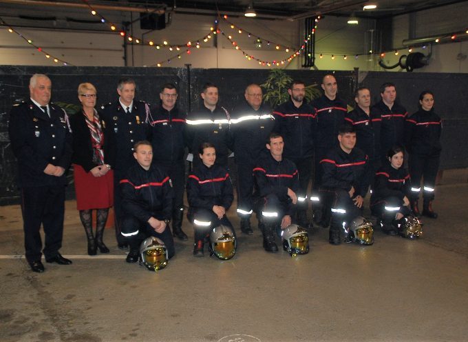 Promotions et médailles chez les pompiers.