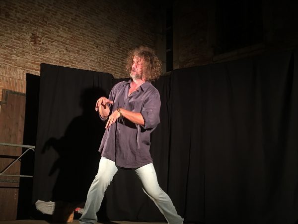 Olivier Ponsot et des mimiques au service de textes élaborés