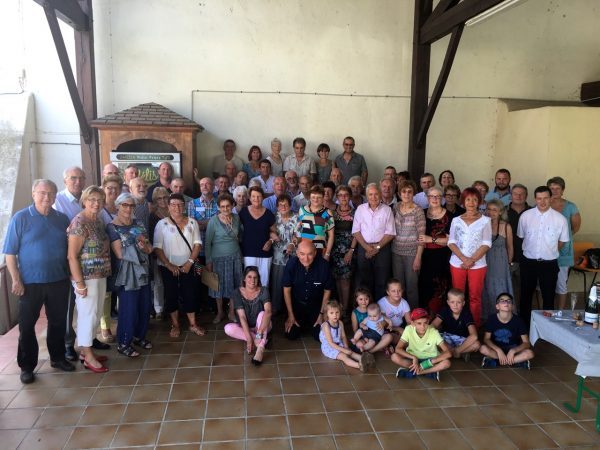 La photo souvenirs de tous les invités