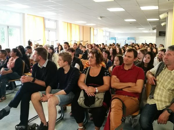 Les ex-collègiens sont venus accompagnés de leurs familles