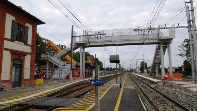 Passerelle à la gare de Carbonne
