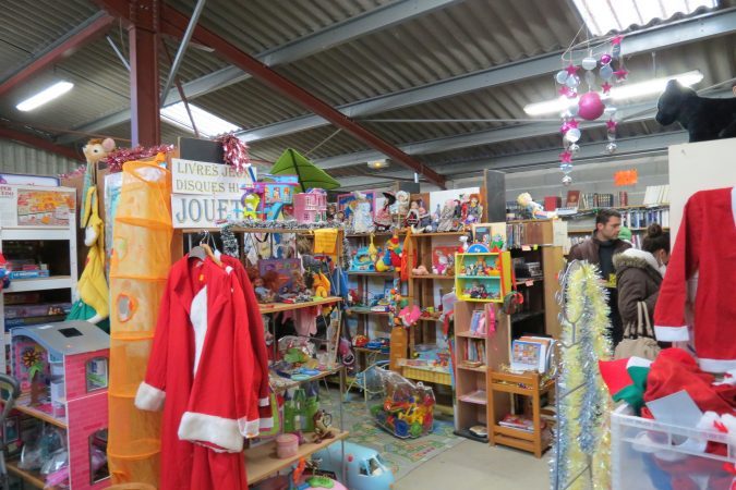 Vos jouets à Emmaüs.