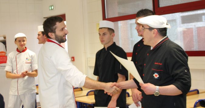 Les honneurs du Président du jury envers Léo Belusca