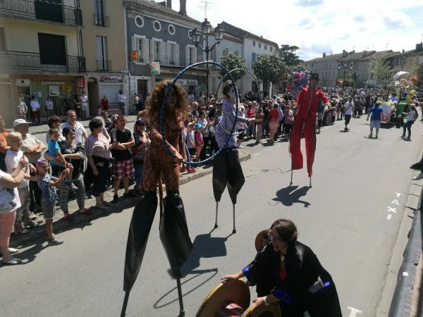 Les artistes de l'école du cirque Cirkomcha