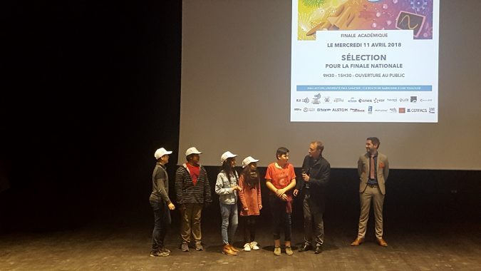 Les collégiens ont reçu leur prix sur scène