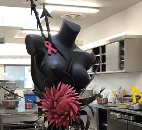17 kilos de chocolat, offert par l'école supérieure des métiers