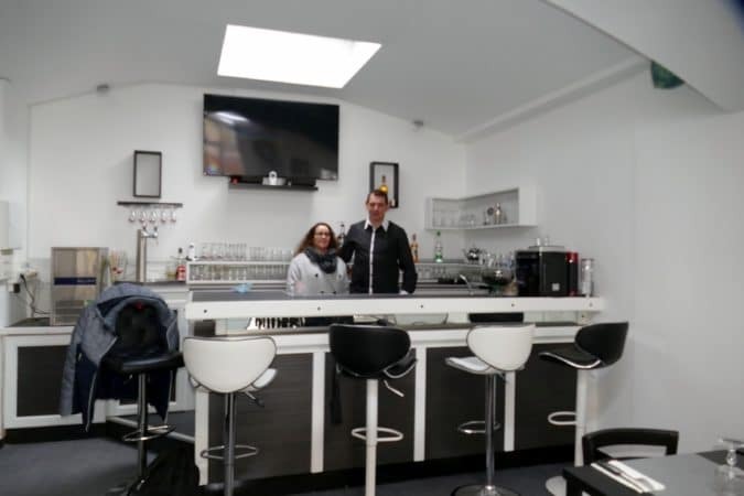 Un bar moderne