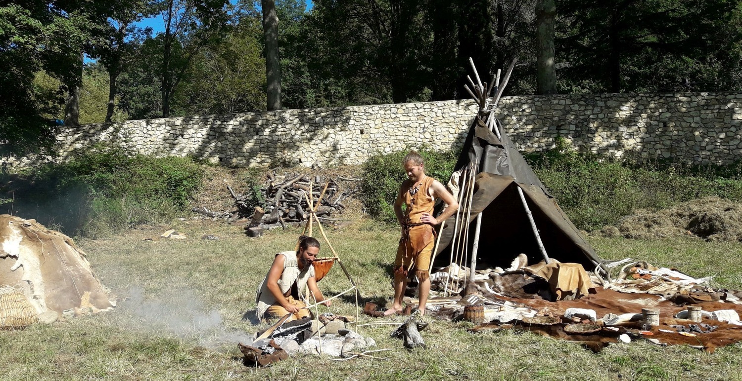 202 mille Images et Photos de Homme primitif Libres de Droits
