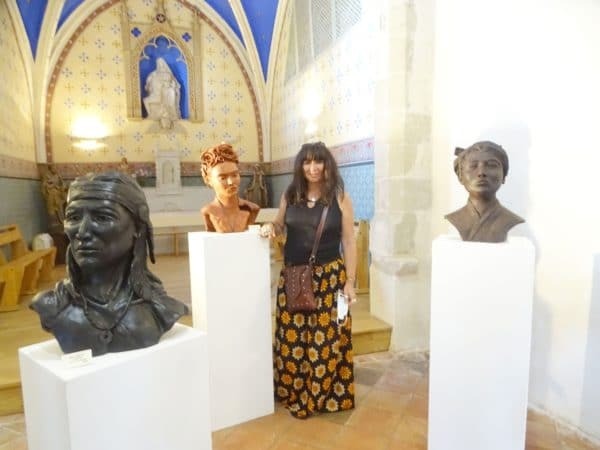 Marie Pénétro expose ses magnifiques sculptures à la chapelle des pénitents de Monléon.