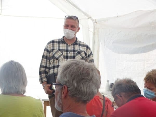 Pascal Giraudel, responsable des sites et du musée, a accueilli le colloque d'Amélie Vialet sur les fouilles archéologiques actuellement en cours.