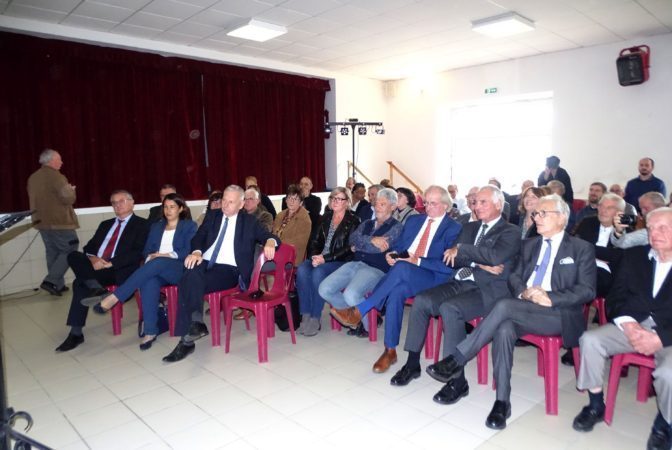 Un parterre de personnalités pour honorer Christine Huppert, faite Chevalier de la Légion d'Honneur samedi 30 octobre à Saint Blancard.