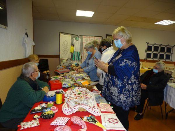 A Ciadoux, la superbe expo de broderies et patchworks De Fil en Aiguille a comblé les attentes à la veille des fêtes.