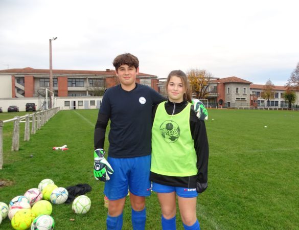 Dean et Lucie, élèves de la classe de foot du Collège Charles Suran à Boulogne.