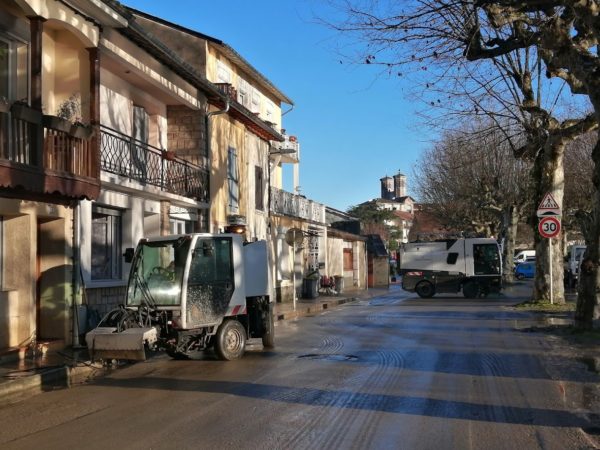 Les services techniques de la mairie en action