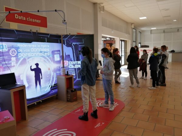 Des ateliers ludiques pour prendre conscience des dangers du net