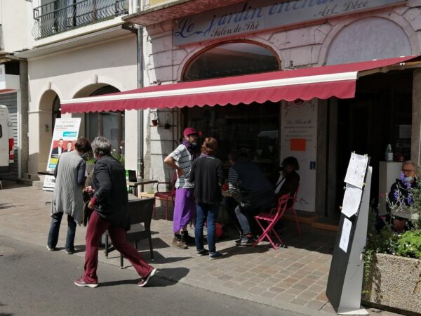 Depuis sa création, les Jardin Enchan'Thé s'emploie à créer du lien social