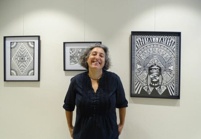 Carine Rosello, artiste du noir et blanc à l'encre de Chine, présente son expo Regards d'Encre à Aurignac.