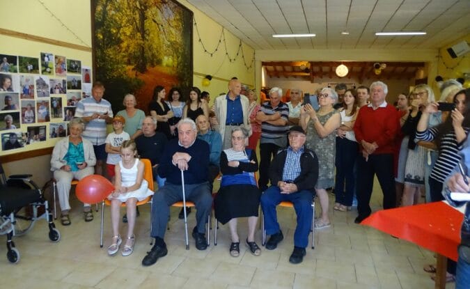 Famille et amis charlasiens ont fêté Geneviève Chinchole pour son centième anniversaire, à la cérémonie organisée par la municipalité le 27 mai.