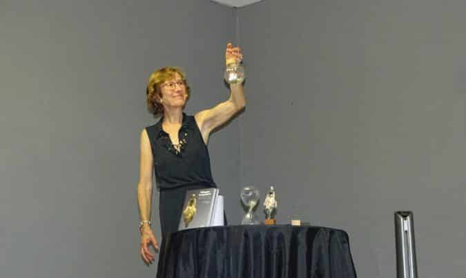 Nathalie Rouquerol, préhistorienne spécialiste de la Vénus de Lespugue, a allumé la bougie symbolique pour le centenaire de la découverte de l'exceptionnelle statuette préhistorique, qui porte le nom du village où elle a été mise au jour. Une conférence passionnante a expliqué ses mystères enfin révélés.