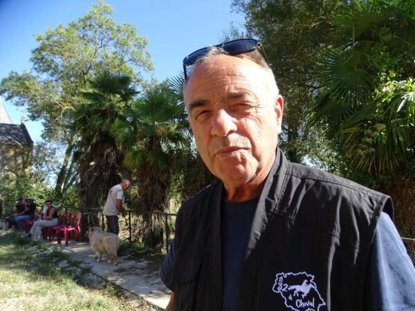 Gilles Camparo, président de l'association Le 32 à Cheval, a organisé une randonnée équestre dans l'Astarac, avec une halte au château de Saint-Blancard.