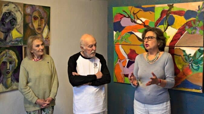 Pour la dernière expo de la saison au Musée de peinture de Saint Frajou, c'est Sylviane Cernois Gaëtti (ici avec Ksenia Milicevic et J.C Barousse) qui accrochera ses toiles jusqu'au 15 octobre.