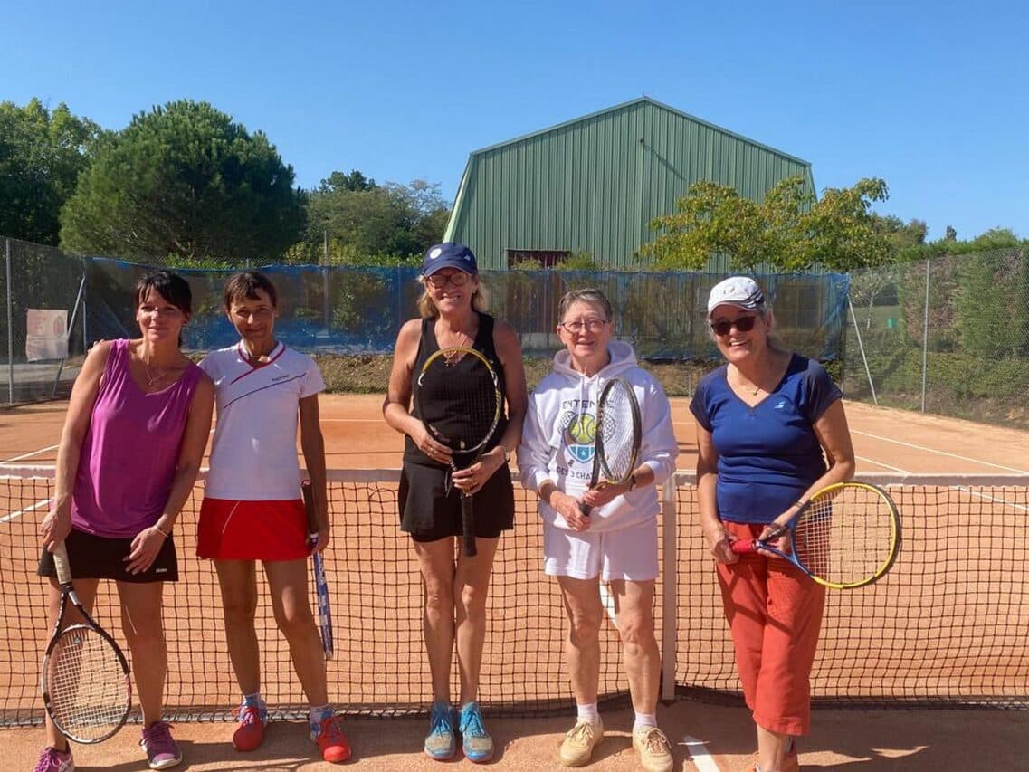 Belle entrée en matière ce week-end pour les compétitions Tennis de la saison 22-23, pour l'Entente des 3 Châteaux (ici l'équipe Dames 1).