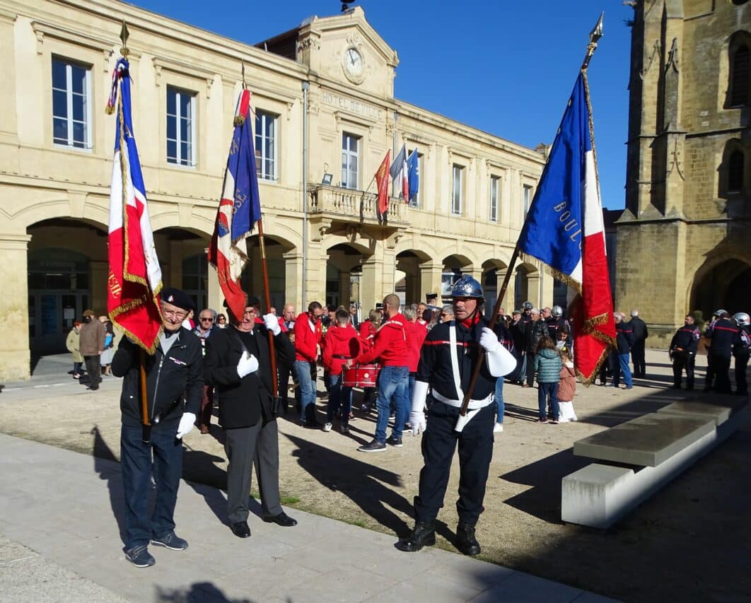 La cérémonie du 11 novembre à Boulogne a rassemblé les représentants institutionnels et associatifs, la municipalité, la Gendarmerie, les Pompiers, les Anciens Combattants, la population et les enfants du village.
