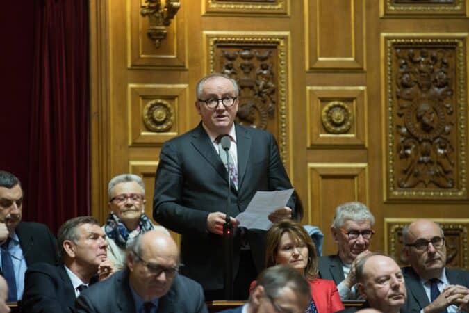 Le sénateur Pierre Medevielle (photo ici en séance au Sénat archives).
