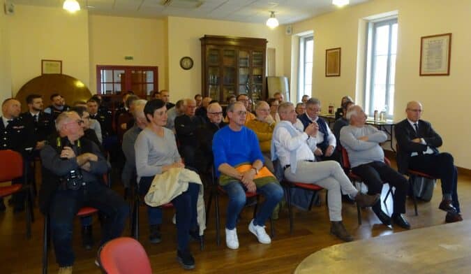 Elus et militaires à la présentation du bilan de la Communauté de brigades de Gendarmerie des cantons de Boulogne, Aurignac et L'Isle en Dodon, mercredi 22 mars à la mairie de Boulogne.