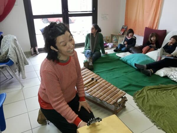 Camille Chabert, conteuse, à la journée Faites du Lirre de Monléon Magnoac.