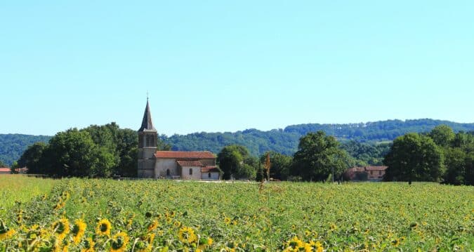 Le joli village d'Ariès Espénan, destination de la boucle du mercredi pour Randonnée à Blajan.