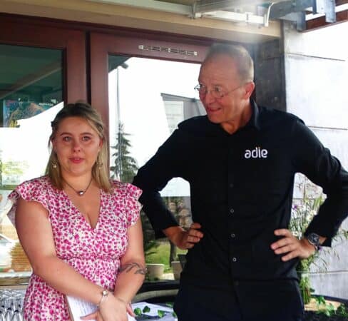 Chloé Pinana, lauréate du Prix Créadie Jeunes, et Yves Jarland, directeur ADIE Partenariat Occitanie.