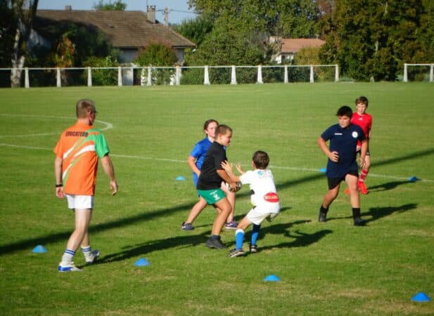 Apprendre les règles du jeu et les valeurs du sport tout en s'amusant, la mission de l'école L'Avenir du Rugby Boulonnais.