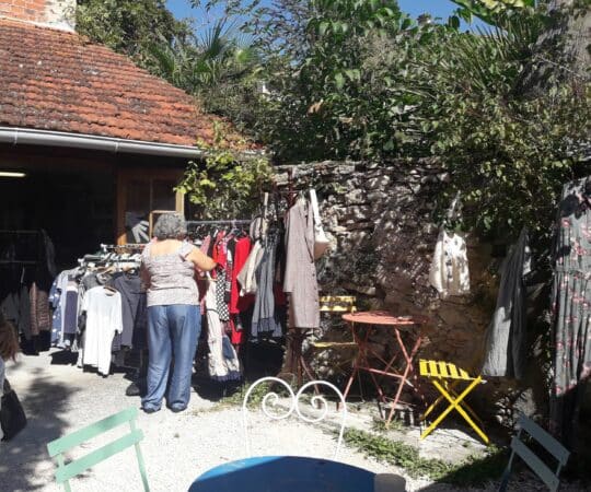 Le local friperie a eu un beau succès au Beer Garden lors de la Vinyle Idylle dimanche dernier.