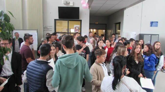 Une belle après-midi au collège Charles Suran le 20 octobre, la remise des diplômes du Brevet aux heureux récipiendaires.