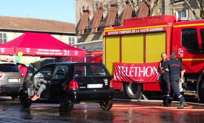 Chaque année, les sapeurs pompiers de Boulogne proposent le lavage des voitures, au profit du Téléthon.
