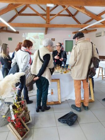 La Maison Gauloise a organisé une passionnante conférence sur les parfums, animée par Régine Ferrère-Camps.