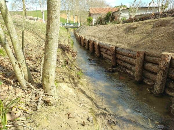 Le chantier du Syndicat Mixte terminé, sur le ruisseau de la Magdelaine.