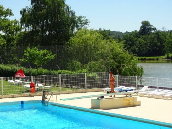 La piscine de Boulogne recrute pour l'été.