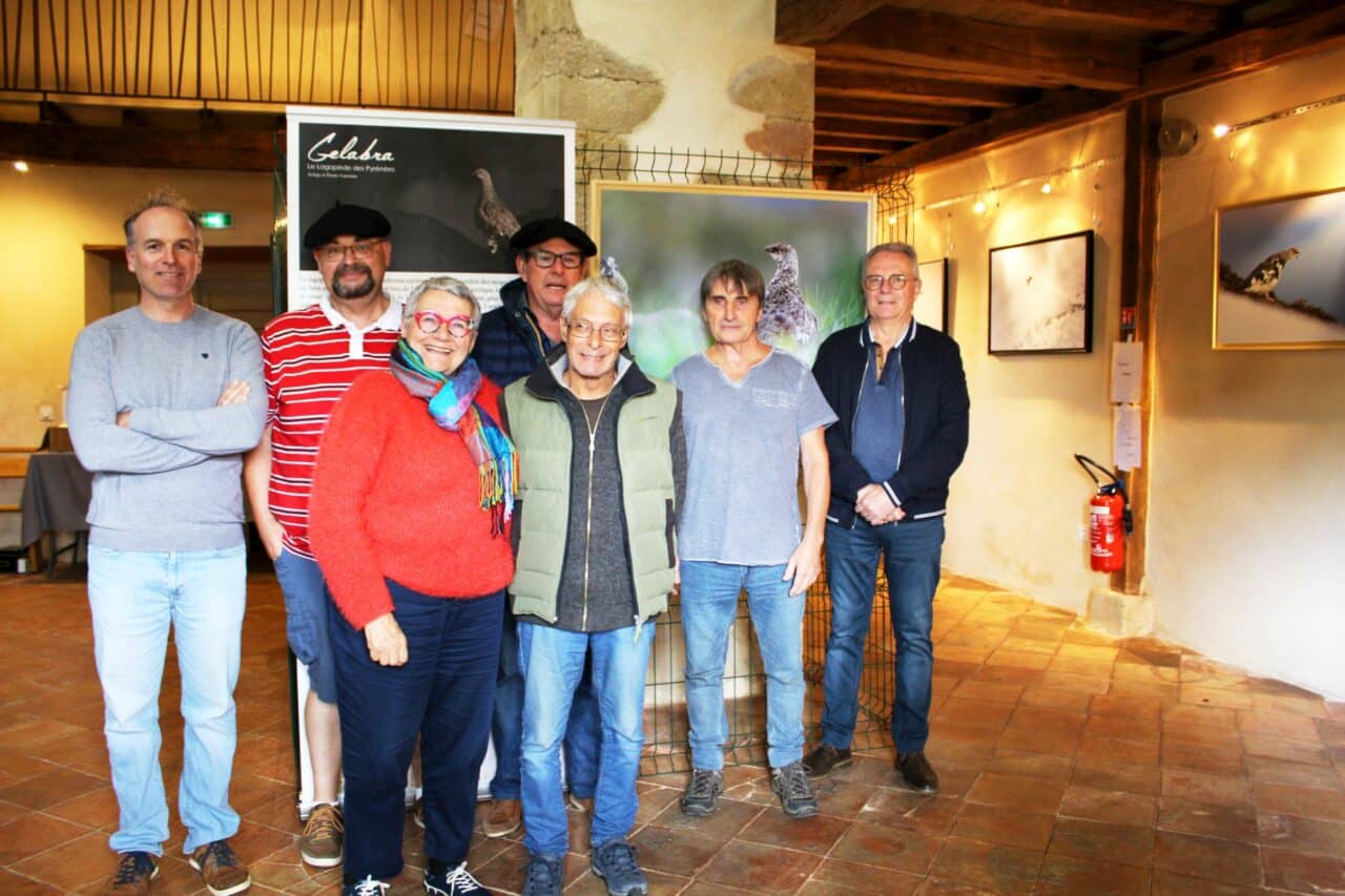 Les photographes participant au Festival Nature Magnoac à Monléon (au centre 2ème rang P. Roumiguier président du Bien Commun).