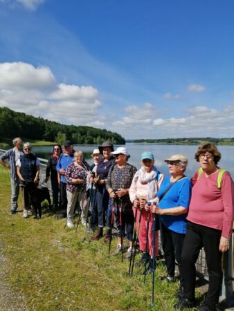 Une agréable randonnée autour du lac de la Gimone avec le club des aînés de Saint Blancard.