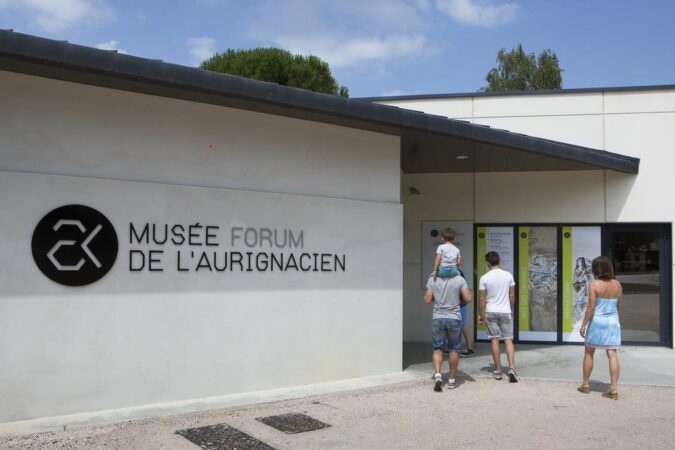 Des animations ludiques et instructives pour la famille au musée-forum de l'Aurignacien, lors des Journées européennes de l'archéologie.