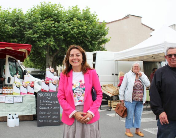 Sur le marché de Boulogne, la présidente de la Région Occitanie venue soutenir le député Joël Aviragnet.