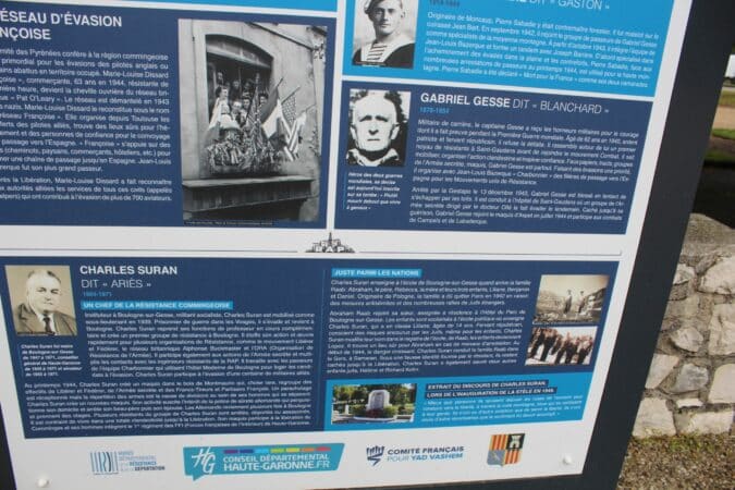 Panneaux du souvenir à Larroque, retraçant l'histoire des maquisards.