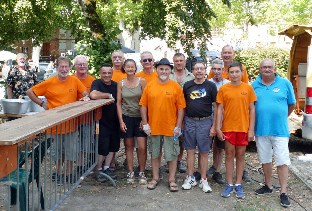 Chasseurs et pêcheurs au barbecue et àla buvette !