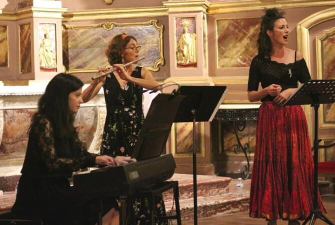 Le Trio "les Zoiselles" composé d'une pianiste, une flûtiste traversière, et une soprano