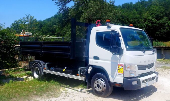 Un nouveau camion pour faciliter les travaux des services techniques d'Aurignac.